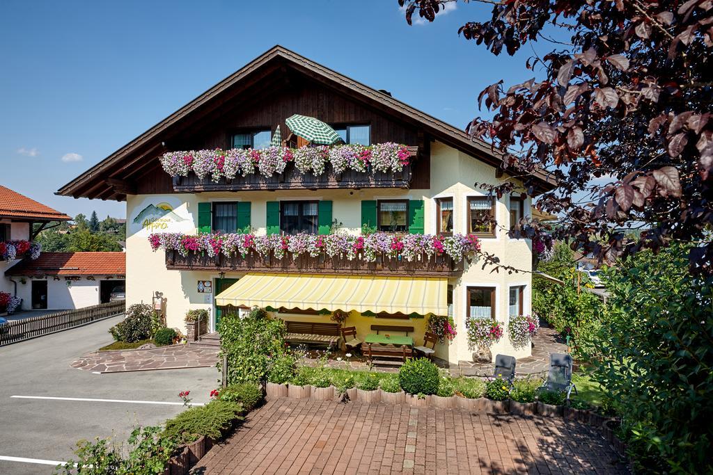 Gaestehaus Alpina Бад-Кольгруб Екстер'єр фото